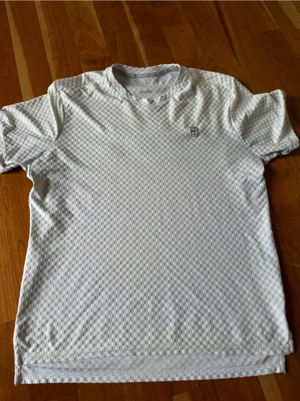 Nike Court Dri Fit quilted like checkered pattern shirt size medium super soft